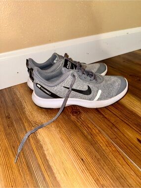Nike Gray Knit Running Shoes with Black Swoosh